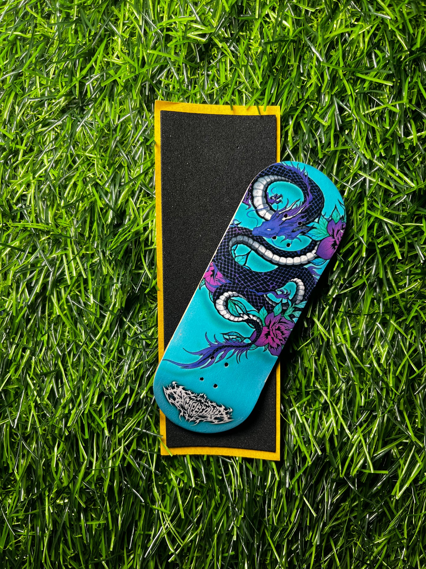 EL “neon dragon ” FINGERBOARD DECK
